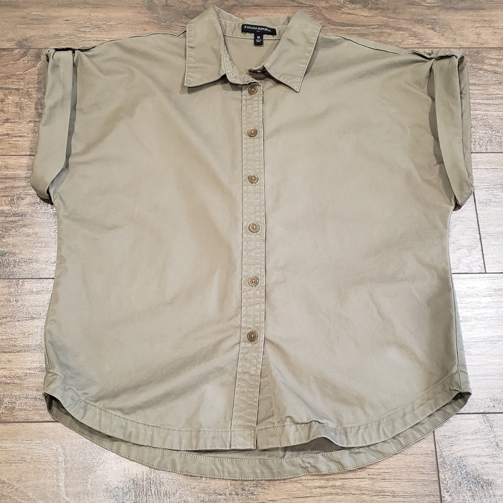 BANANA REPUBLIC Safari Green Boxy Cotton Button Down Short Sleeve Shirt Size M - Picture 2 of 10